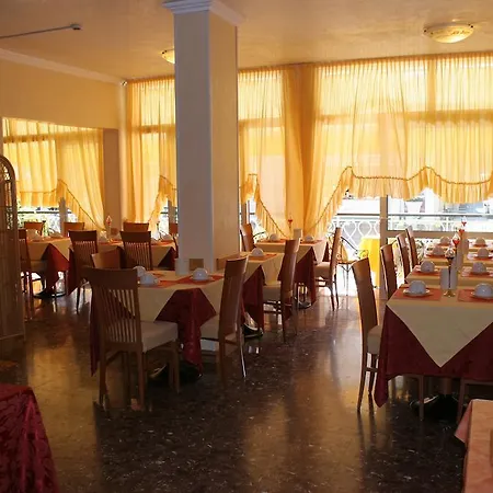 Готель Paron