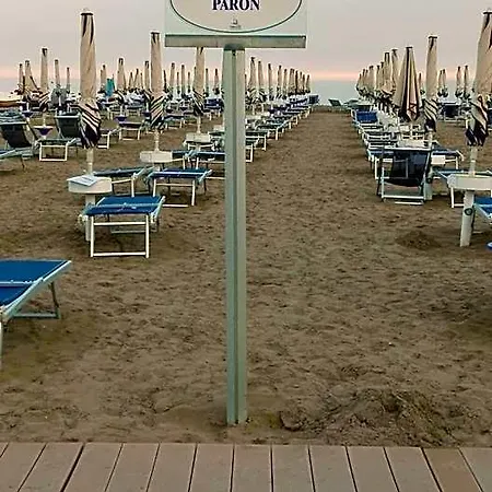 فندق Paron 3*