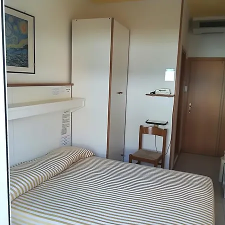 فندق Paron 3*